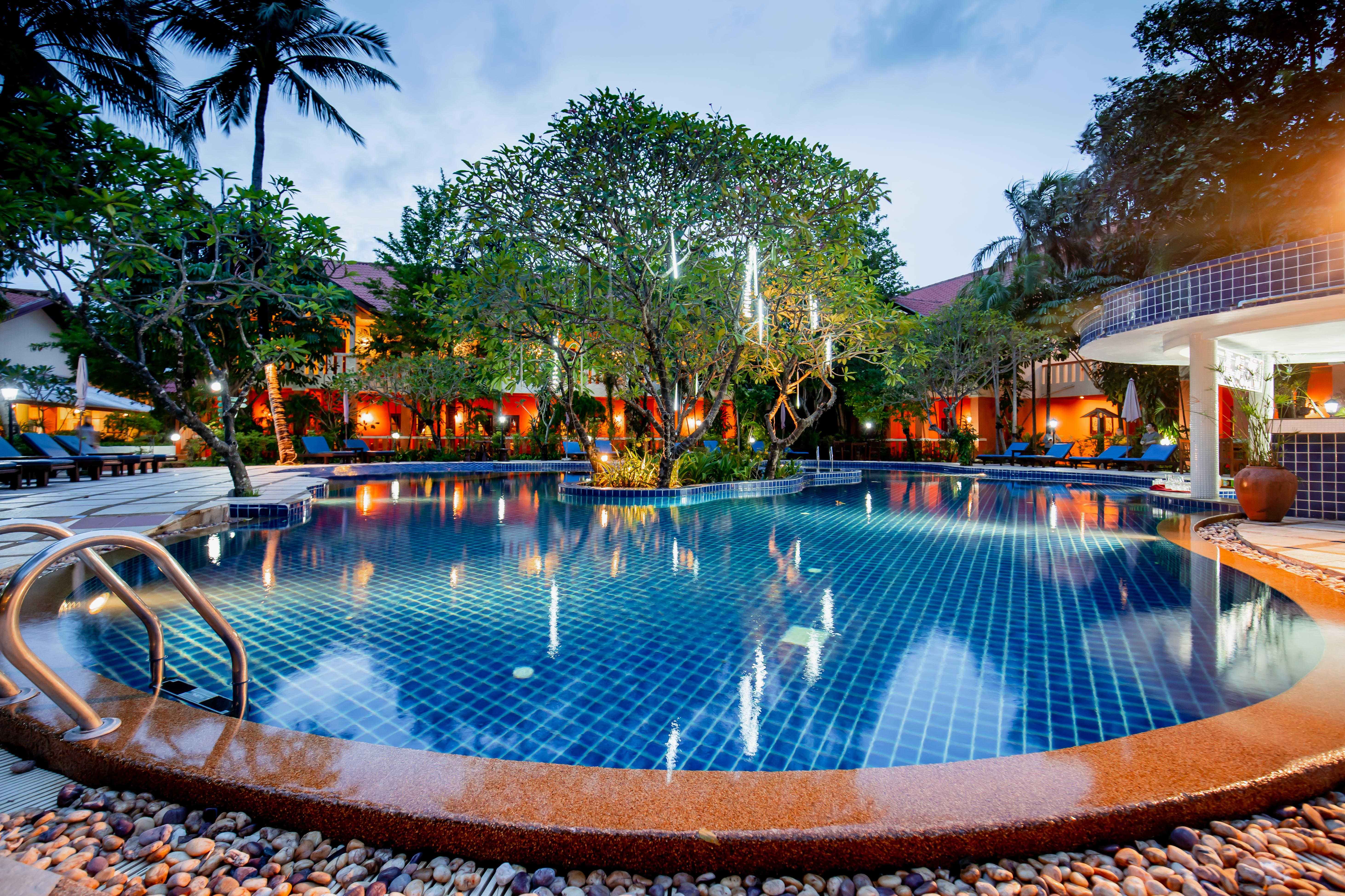 Hyton Leelavadee Hotel Phuket Exterior foto