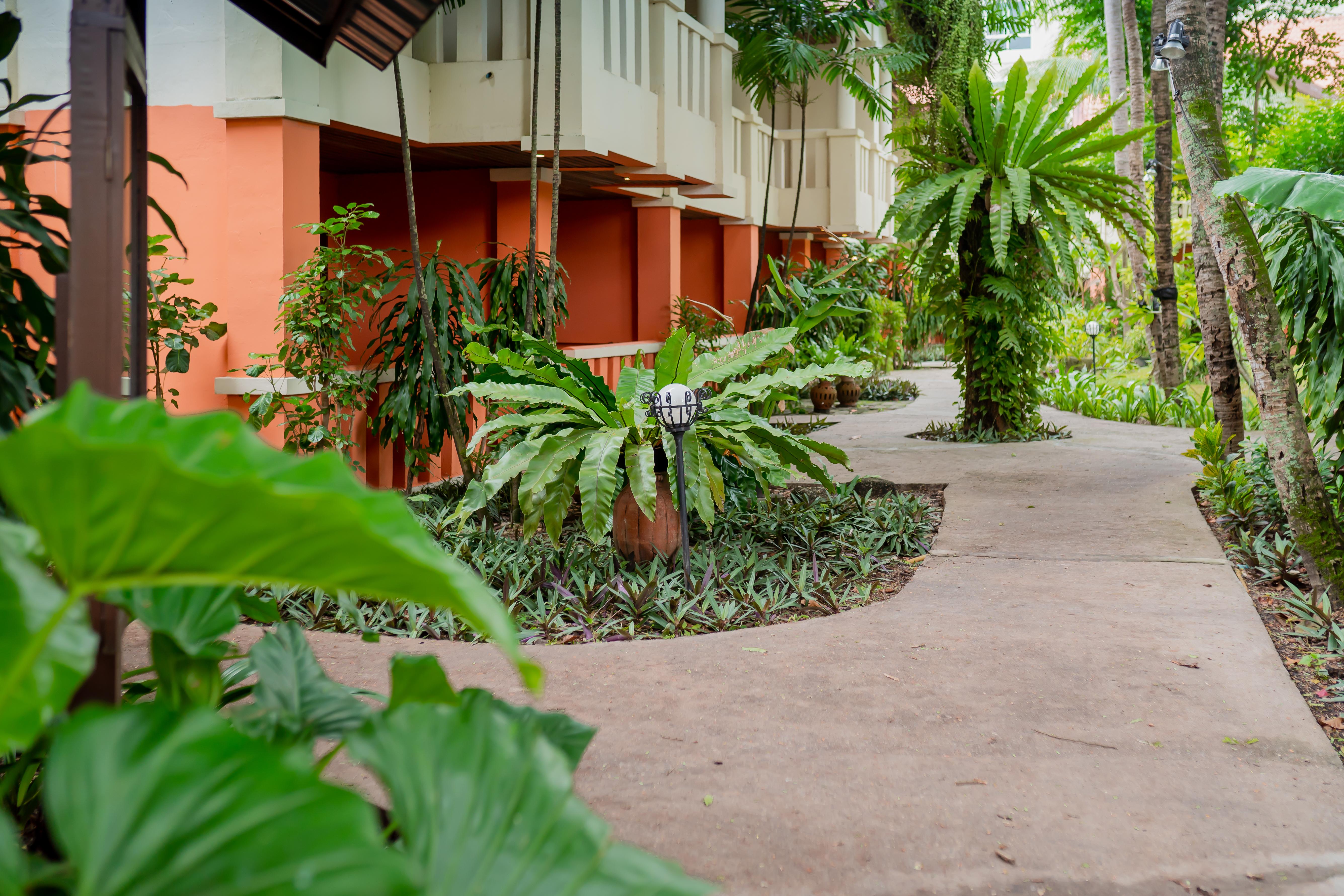 Hyton Leelavadee Hotel Phuket Exterior foto