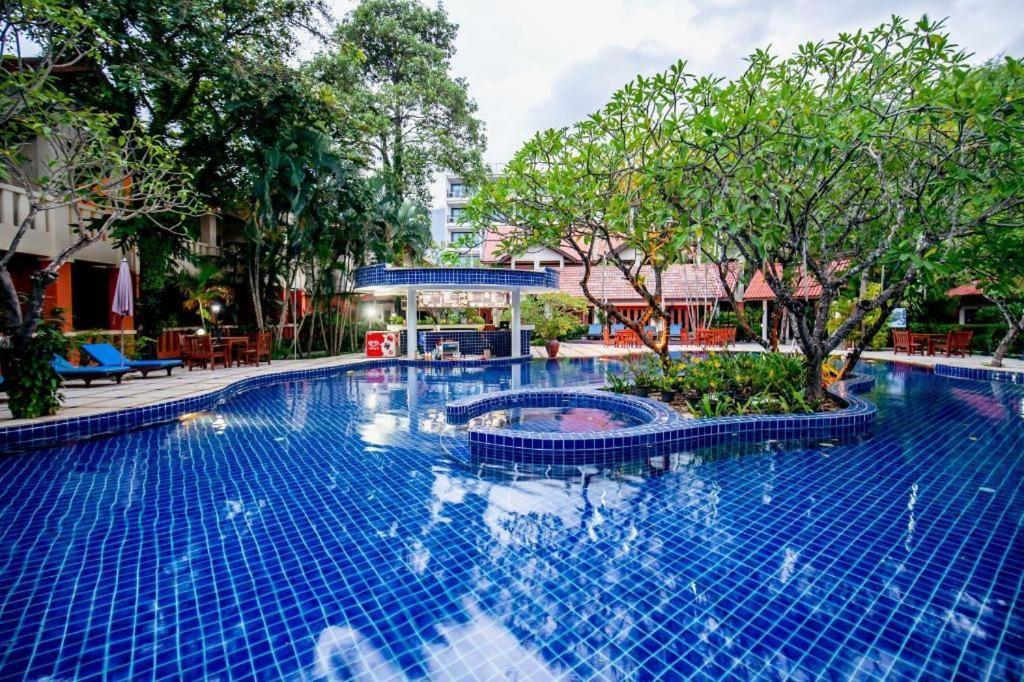 Hyton Leelavadee Hotel Phuket Exterior foto